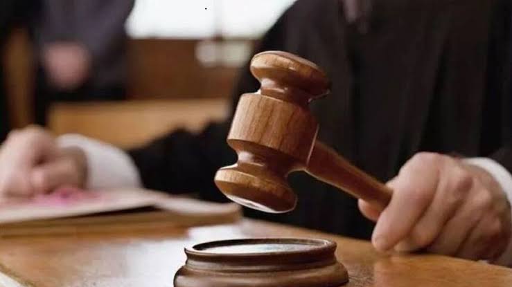 Trafik kazaları tazminat makalesi için hukuk tokmağı görseli